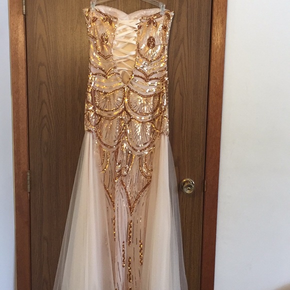 Cream and Gold Sequin Prom/Homecoming Dress - Picture 3 of 7